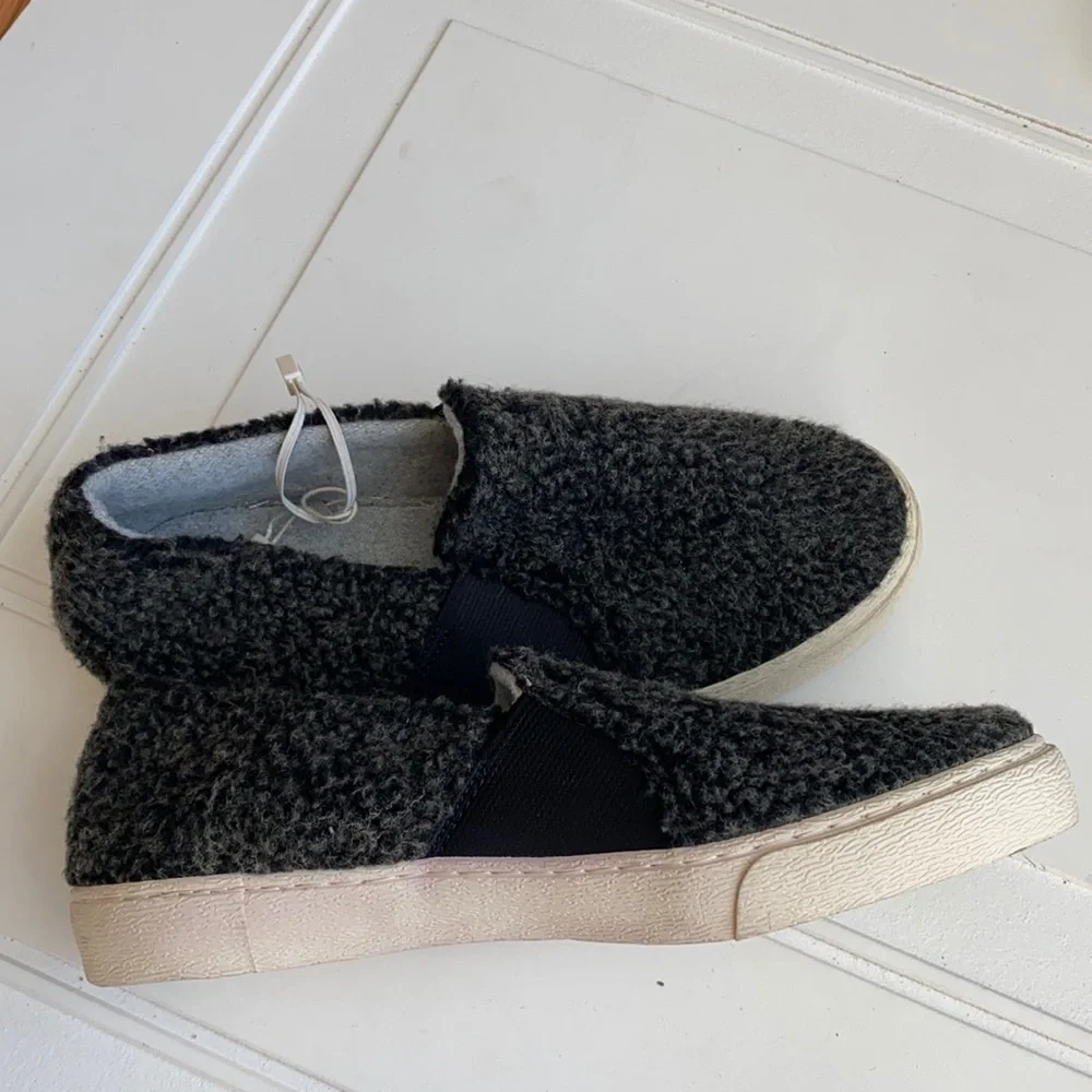 NEW ZARA Kids Sherpa Slip Ons (fits women 6.5/7) - Picture 3 of 5